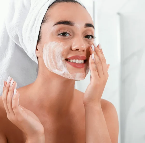 Amazon Bubble Facial Cleanser with Cera & Hyaluronic Acid, Fragrance-Free, 12 Fl Oz, Pack of 1